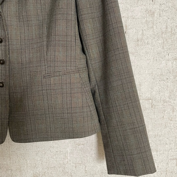 Blazer - Picture 5 of 7